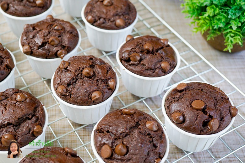 chocolate banana muffin 15