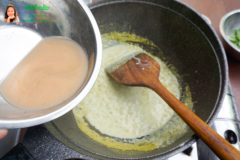 seafood green curry with spinach crepe 13