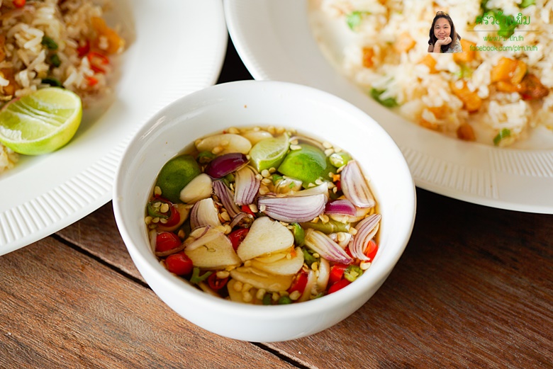 stir fried rice with pork crackling 19