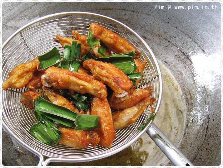 http://pim.in.th/images/all-side-dish-chicken-egg-duck/peek-kai-tod/spicy-peek-kai-tod-13.JPG