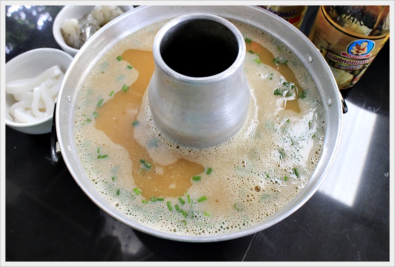 steamed egg in hot pot 05