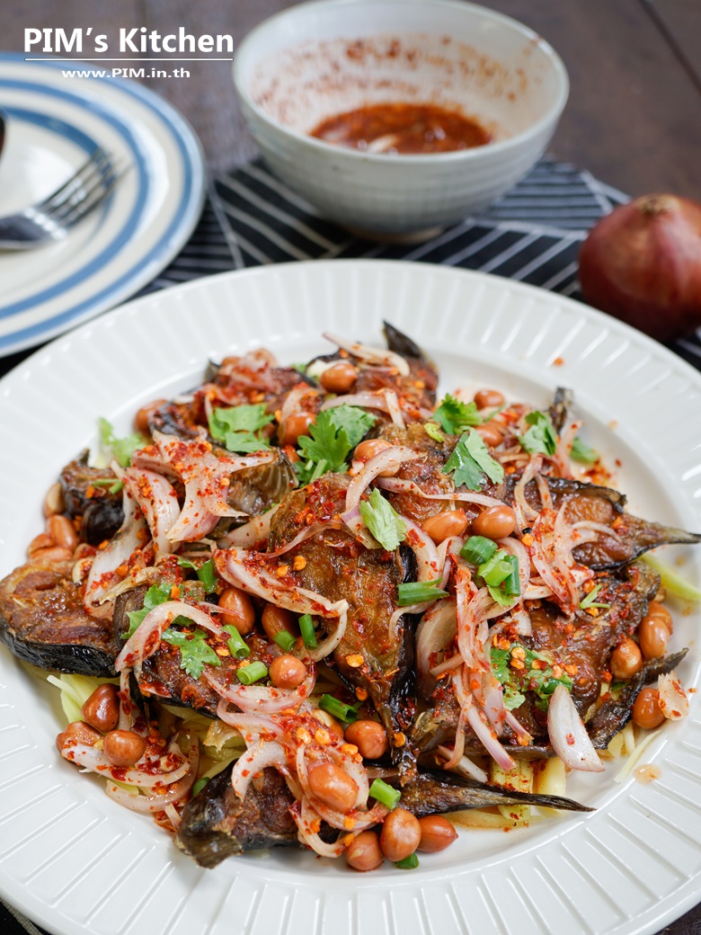 crispy catfish salad with green mango 15