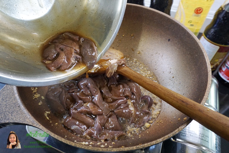 fried pork liver with garlic 08