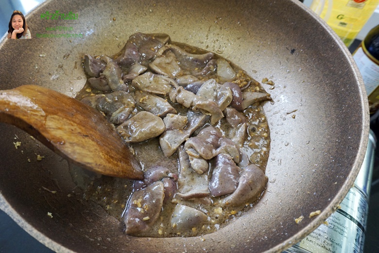 fried pork liver with garlic 09