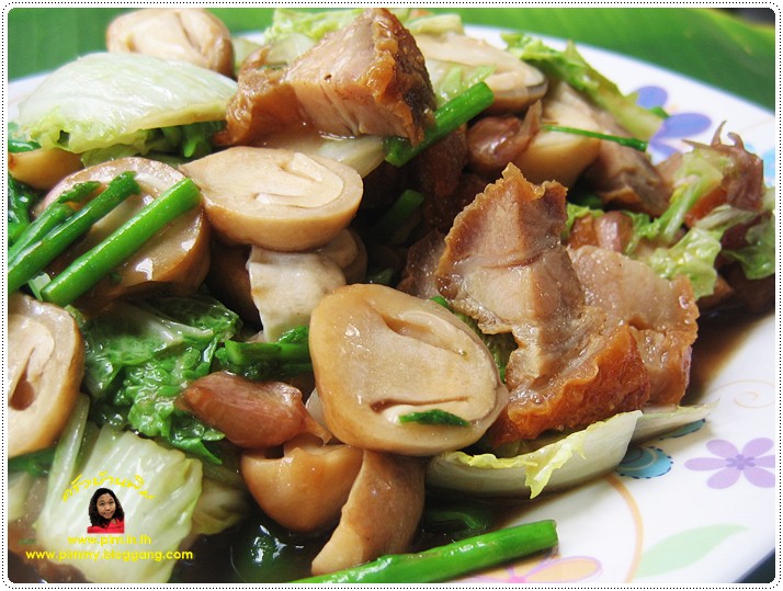 http://pim.in.th/images/all-side-dish-pork/pad-pak-mookrob/pad-pak-moo-krob-01.JPG