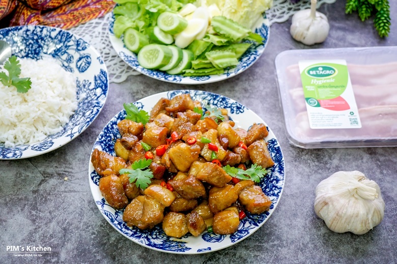 pork belly fried with chilli and fish sauce 06